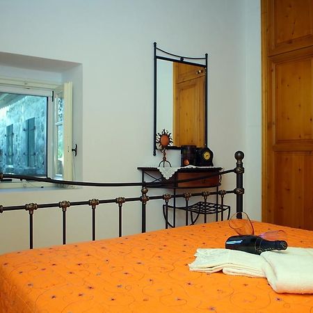 Menelia Cottage Platistoma Room photo